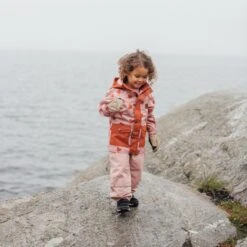 Stockholm Heart Printed Shell Jacket Woody Rose 27 Stockholm Heart Printed Shell Jacket Woody Rose -Kuling 1024x1024 1450