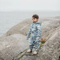 Vilnius Recycled Rain Mittens Mist Blue -Kuling 1024x1024 3296