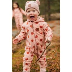 Northpole Recycled Heart Printed Fleece Coverall Woody Rose 15 Northpole Recycled Heart Printed Fleece Coverall Woody Rose -Kuling 1024x1024 541